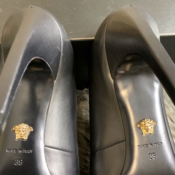 Versace heels - Picture 6 of 7